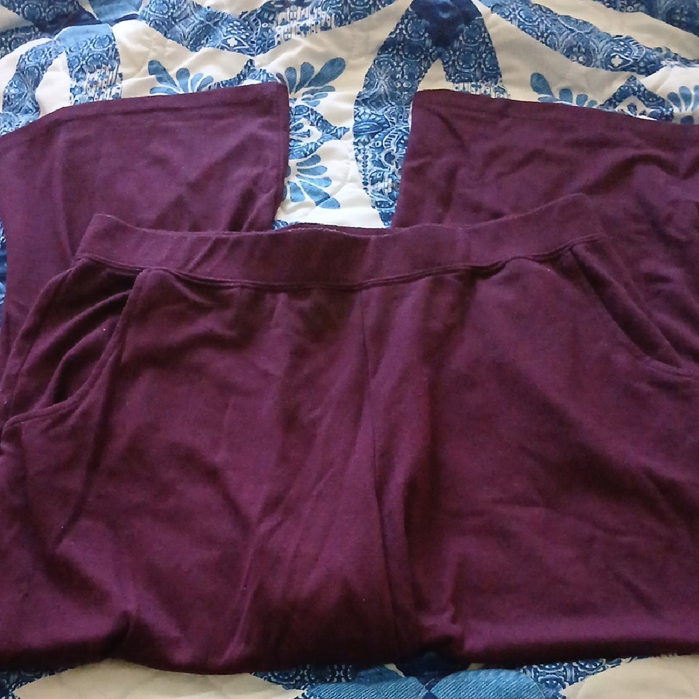 D & CO. Active Womans Capris LP